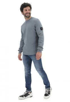 Calvin Klein Jeans Maglioncino Calvin Klein Jenas Uomo In Cotone Piquet Con Patch Applicata -Negozio Da Uomo Alla Moda 56a1846630d2e0aa2027d3a55aa865e3