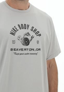 T-shirt Nike Sport Art. Dv9817 -Negozio Da Uomo Alla Moda 58e9c84eced8fe6638394dbe910cc1d7