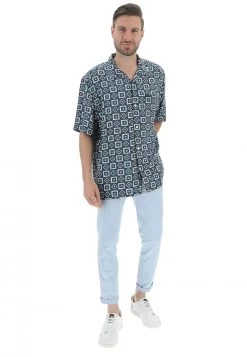 Camicia A Maniche Corte Lee Loose Fit In Fantasia -Negozio Da Uomo Alla Moda 7cf3378feaba09ea07302b53224559b5