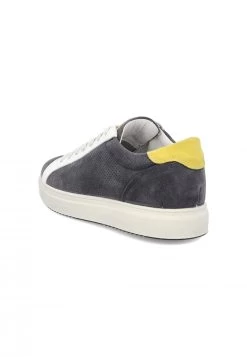 Sneakers Igi&co In Pelle Con Sottopiede In Memory Foam 12 Sneakers Igi&co In Pelle Con Sottopiede In Memory Foam -Negozio Da Uomo Alla Moda 805a87d9f1bf43b7c8948d02f05ef9aa