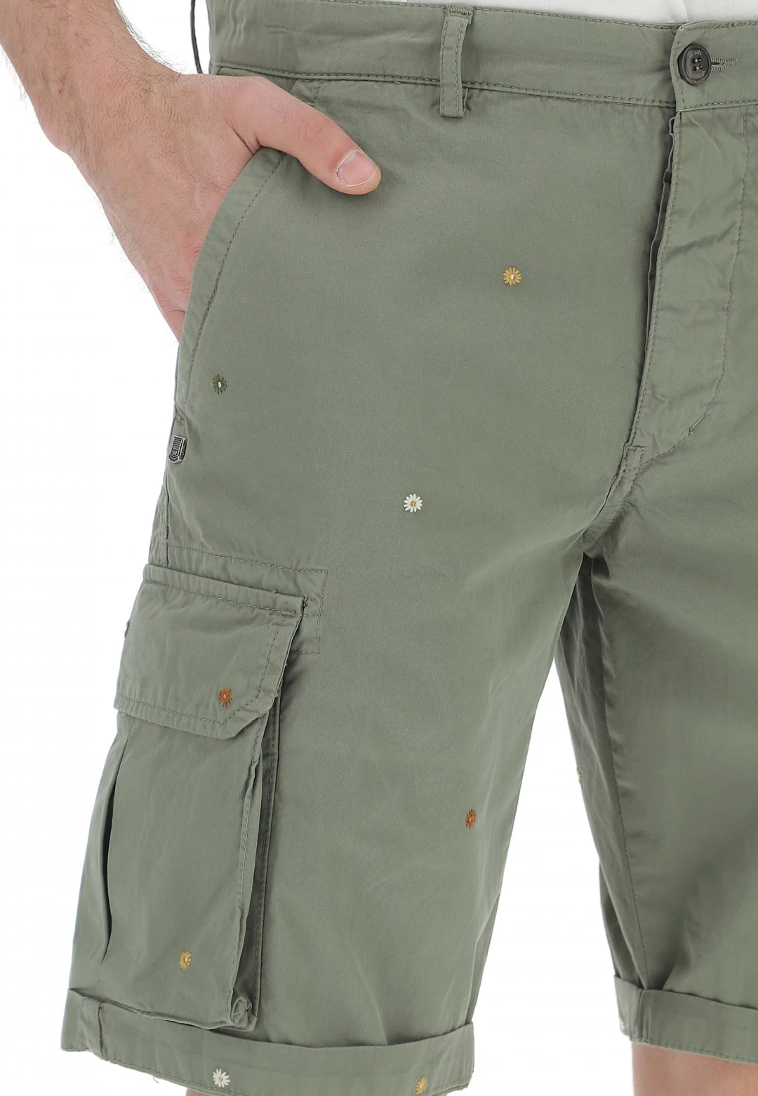 Bermuda Cargo 40weft Con Tasconi E Micro Ricami Florelali 6 Bermuda Cargo 40weft Con Tasconi E Micro Ricami Florelali - immagine 4