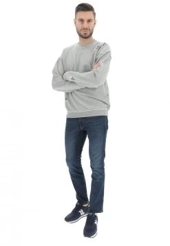 Felpa Girocollo Con Rotture Age In Cotone Garzato -Negozio Da Uomo Alla Moda a041f04b83f974ae2b98402d6a0c9e43