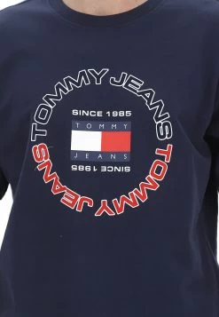 T-shirt Tommy Jeans Con Logo Circolare Frontale -Negozio Da Uomo Alla Moda ac4e2cf6ca645cd9a327074d4cbe94df