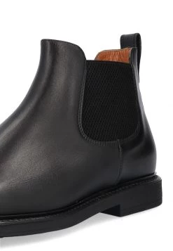 Polacco In Pelle Con Elastici Nerogiardini Art.i302953ue Made In Italy -Negozio Da Uomo Alla Moda b0b2269234544f23c6bb9419586cae0e