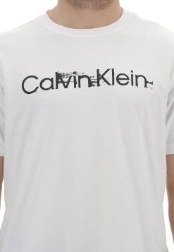 T-shirt Calvin Klein Sport Uomo Con Logo Sfumato Tono Su Tono -Negozio Da Uomo Alla Moda bb1fc4749743ce19dda405cae58995c8