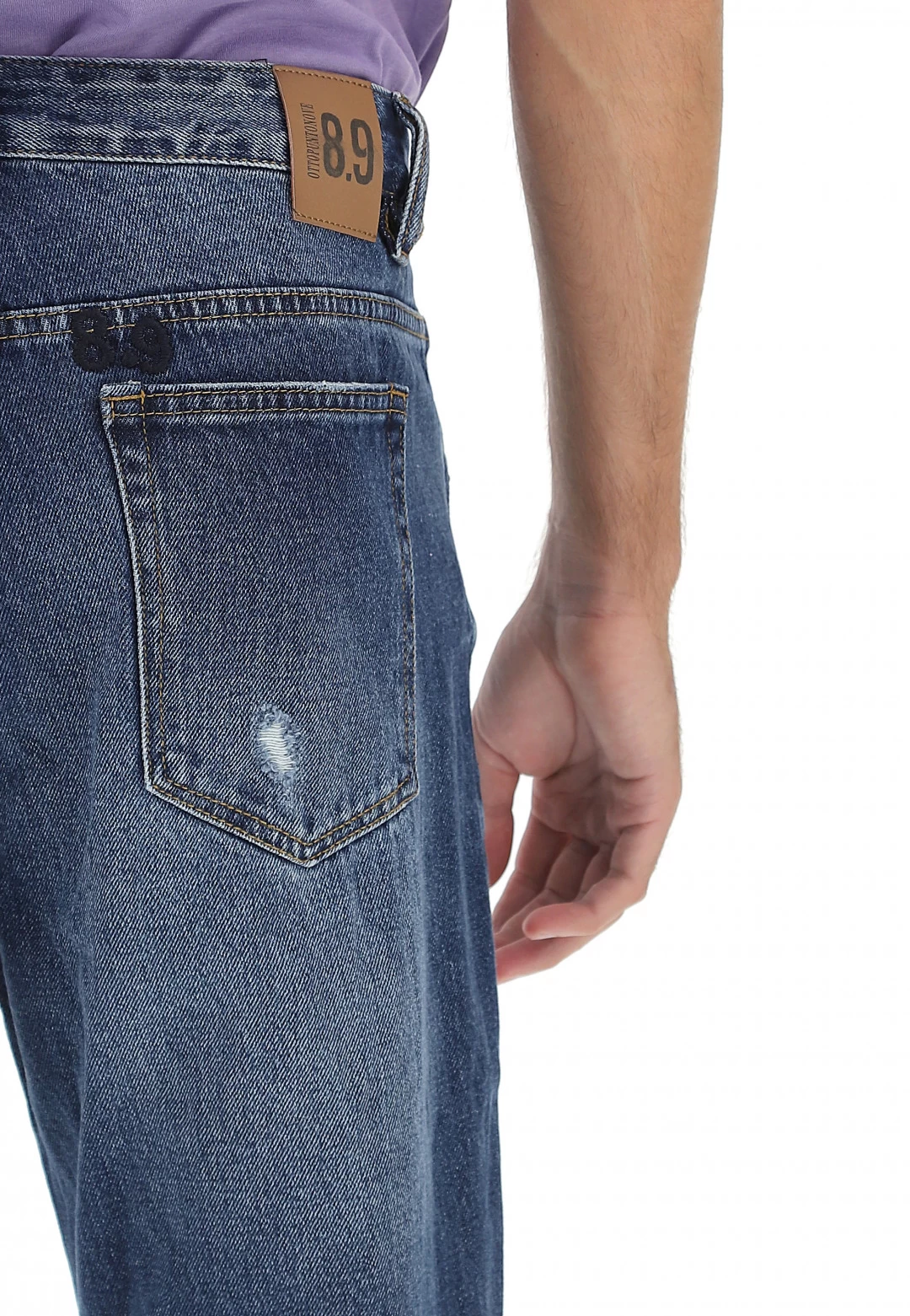 Pantalone Jeans 8.9 Mod. Wilson In Cotone Loose Fit Con Lavaggio Scuro E Rotture 6 Pantalone Jeans 8.9 Mod. Wilson In Cotone Loose Fit Con Lavaggio Scuro E Rotture - immagine 4