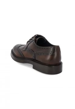 Strangata Elegante In Pelle Piùdue Con Disegno Brogue Made In Italy 26 Strangata Elegante In Pelle Piùdue Con Disegno Brogue Made In Italy -Negozio Da Uomo Alla Moda e5587efa0beaf9e536bc11d24c4b7835