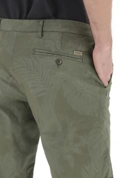 Bermuda Uomo 40weft Chino Con Fantasia A Foglie All Over 11 Bermuda Uomo 40weft Chino Con Fantasia A Foglie All Over -Negozio Da Uomo Alla Moda e8517be41a1bcee8f2848ba992ee7e07