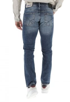 Jeans Uomo Lee Slim Fit Modello Toki -Negozio Da Uomo Alla Moda e9558a1f7f70131443b60e6677d7f71a