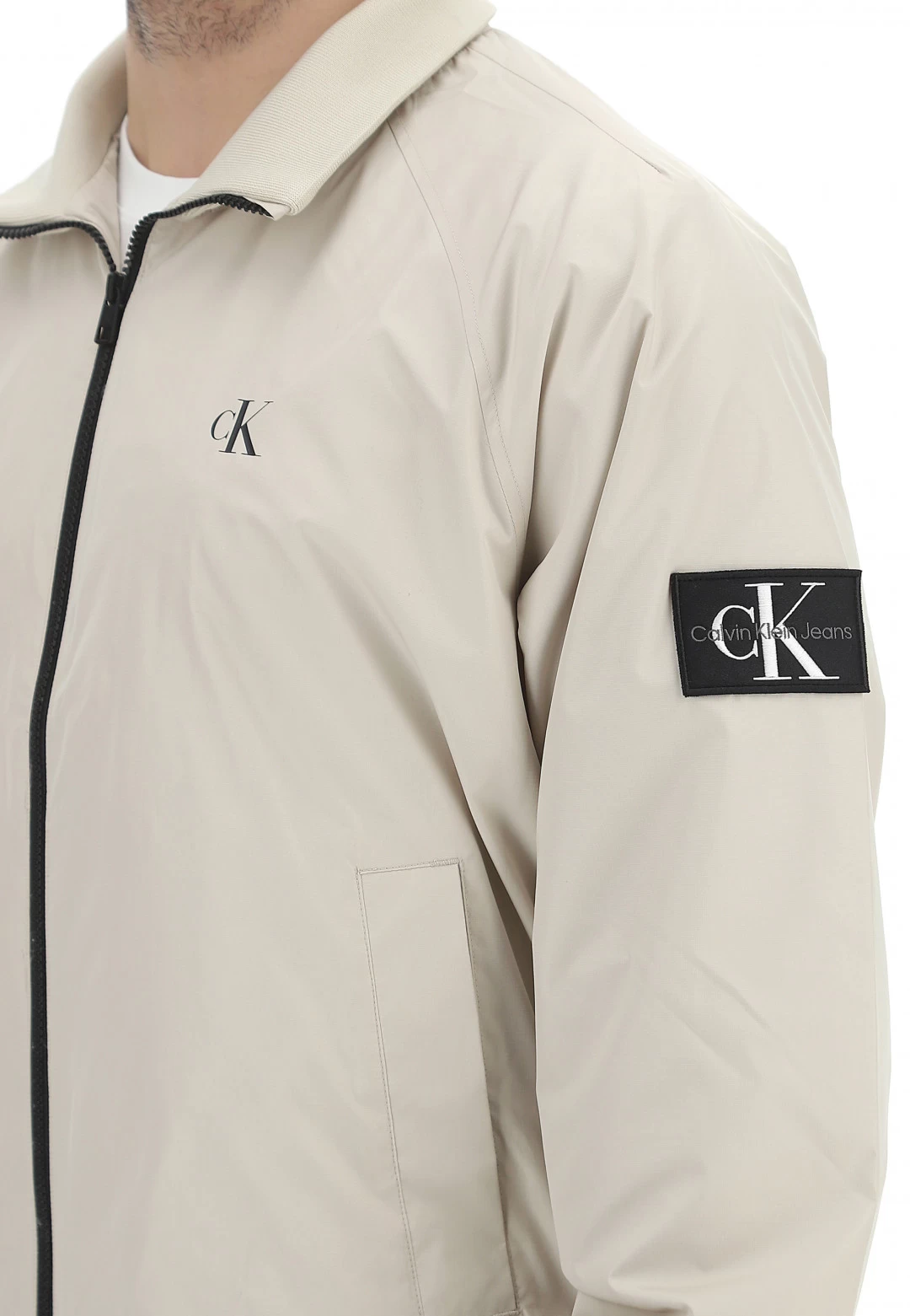 Calvin Klein Jeans Giubbino Calvin Klein Uomo Tinta Unita Con Zip E Logo A Contrasto 7 Calvin Klein Jeans Giubbino Calvin Klein Uomo Tinta Unita Con Zip E Logo A Contrasto - immagine 5